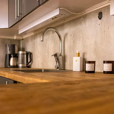 Charming 2br Wi-fi & Heater 公寓 *