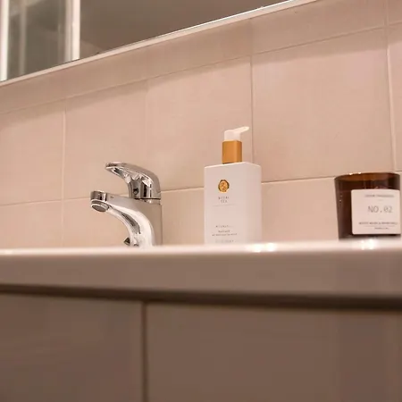 Apartamento Charming 2br Wi-fi & Heater