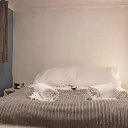 Charming 2br Wi-fi & Heater 公寓 *