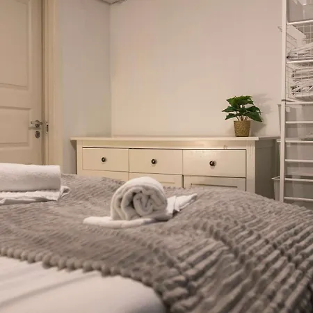 Charming 2br Wi-fi & Heater