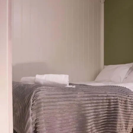 Apartamento Charming 2br Wi-fi & Heater *