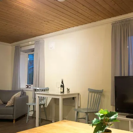 Charming 2br Wi-fi & Heater 特罗姆瑟