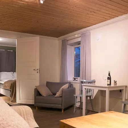 Charming 2br Wi-fi & Heater Leilighet